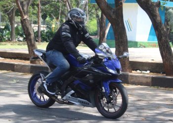 Yamaha R15